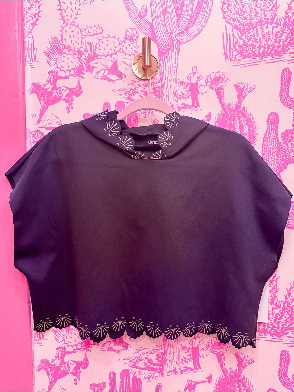 ultracor Black Scalloped-Edge Cropped Top